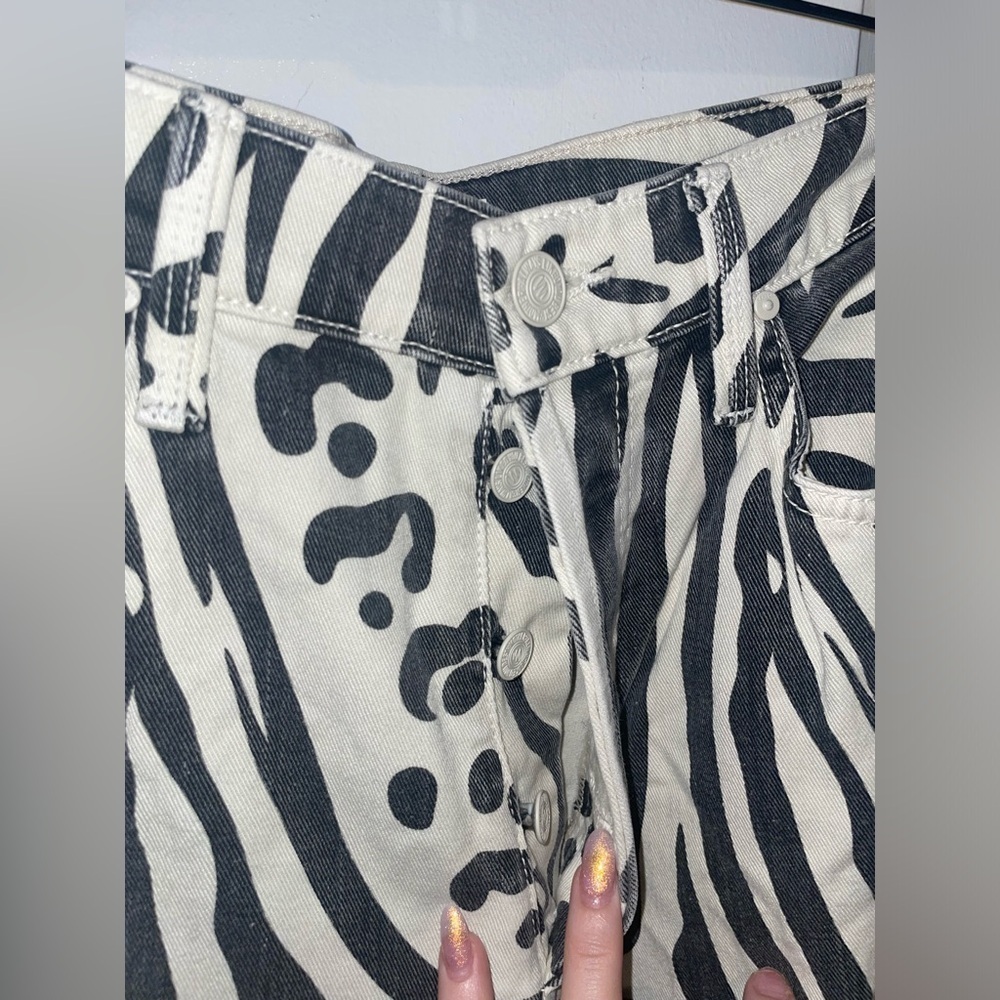 New High Waisted Curbside Heel in Animal Tracks MOTHER Size 25 Animal Tracks 🦓 - Picture 13 of 16